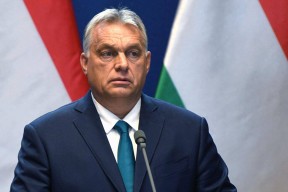 九州体育平台-包含匈牙利队队员集体发威，稳住局势逼平对手的词条