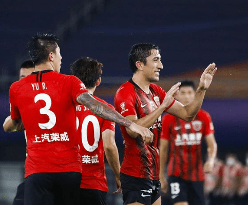 上海上港胜平负占据积分榜前二位 上海上港胜平负占据积分榜前二位